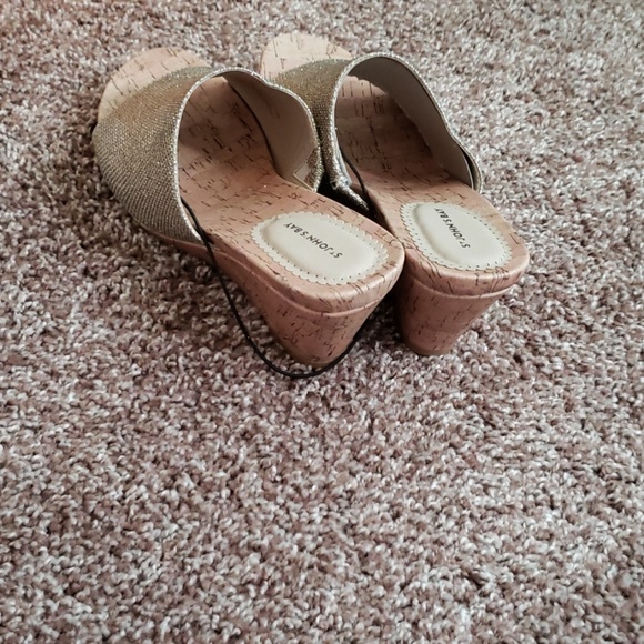 Slipper - Picture 2 of 3